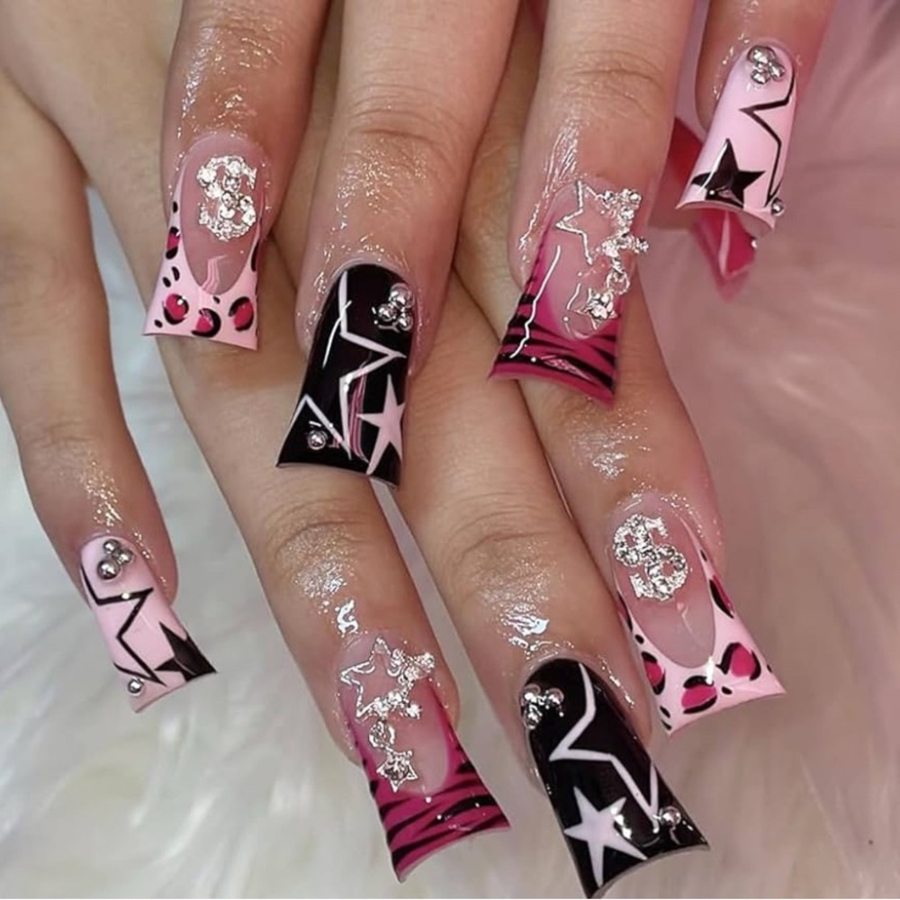 Star Love 🖤 Duck Nails